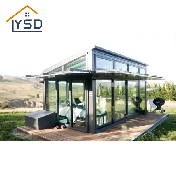 Quelle est l'attitude des jeunes envers la cabine en verre transparente?
