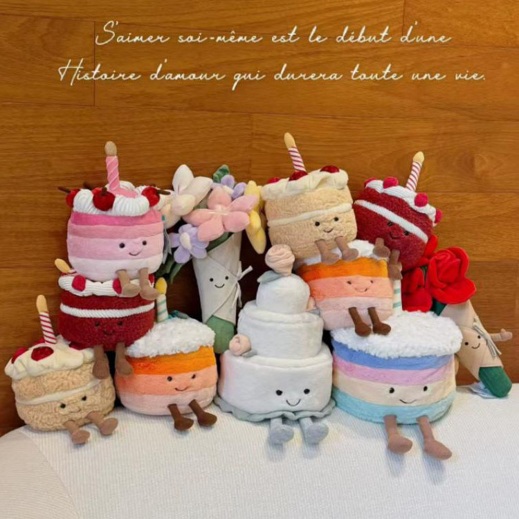Jouet en peluche gâteau avec jambes