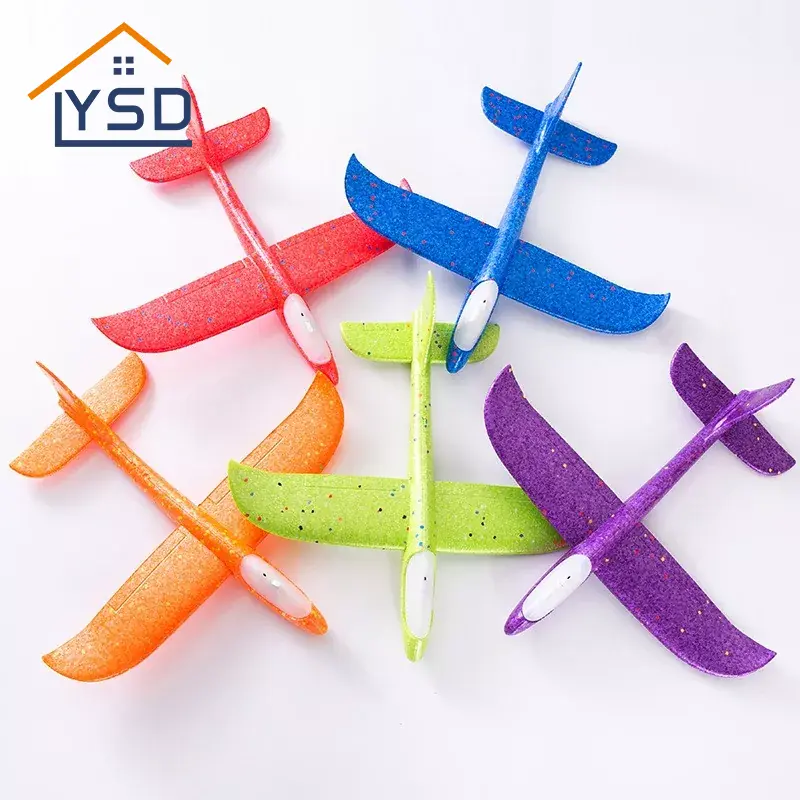 Avion lumineux à lancer à la main