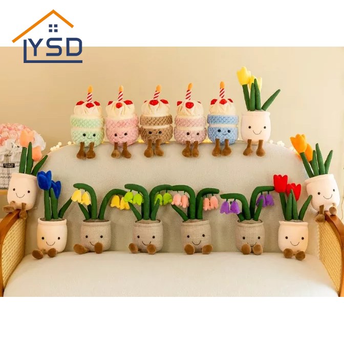 Poupée en peluche en pot en pot