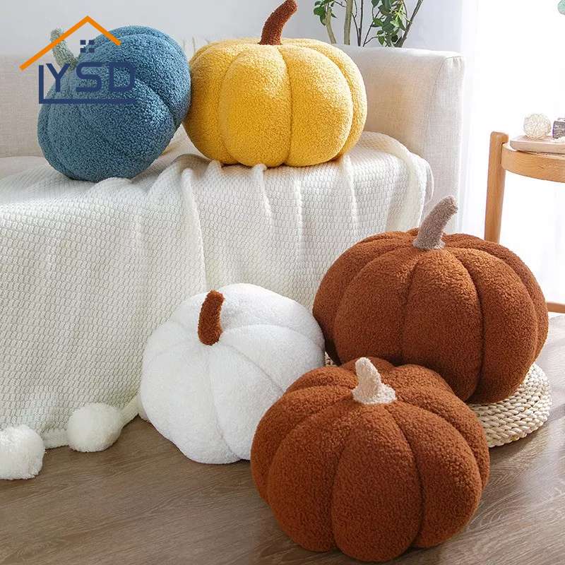 Jouet en peluche de citrouille